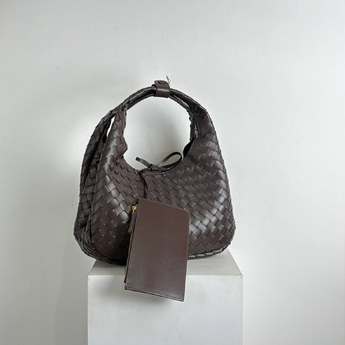 gahyaka dark brown.png 5
