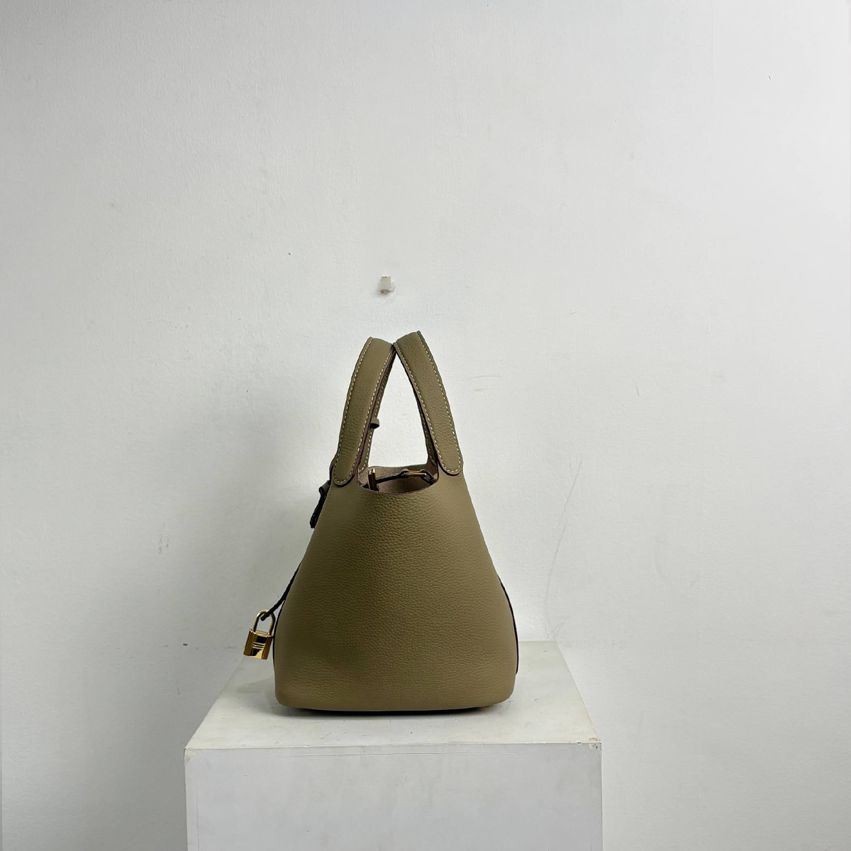 pico light taupe.png 7