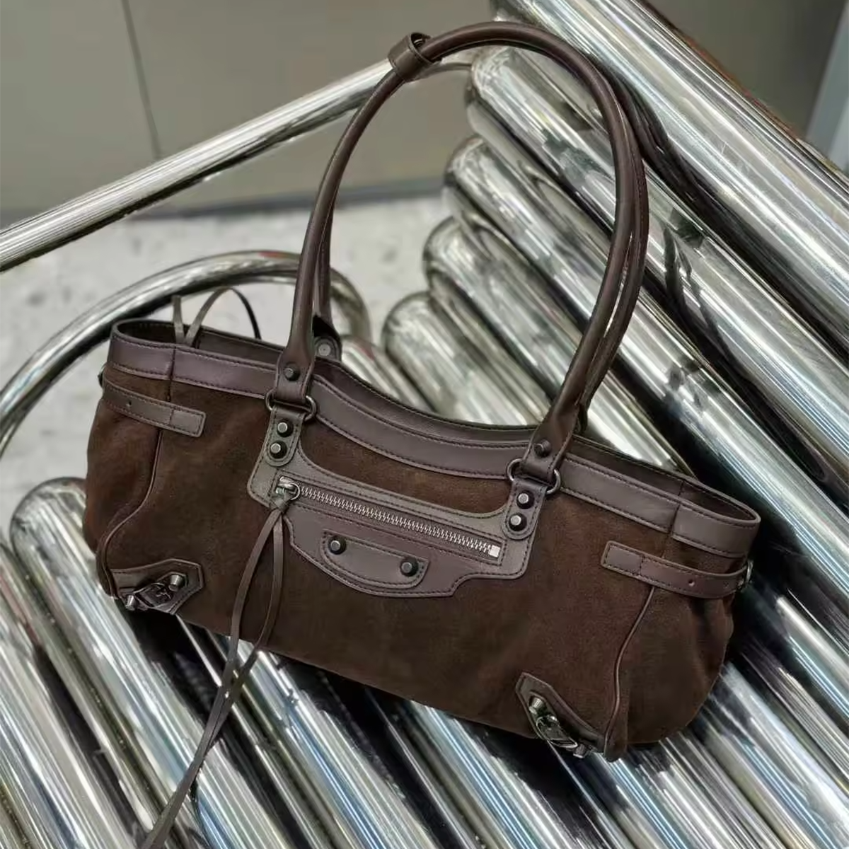 regina suede
