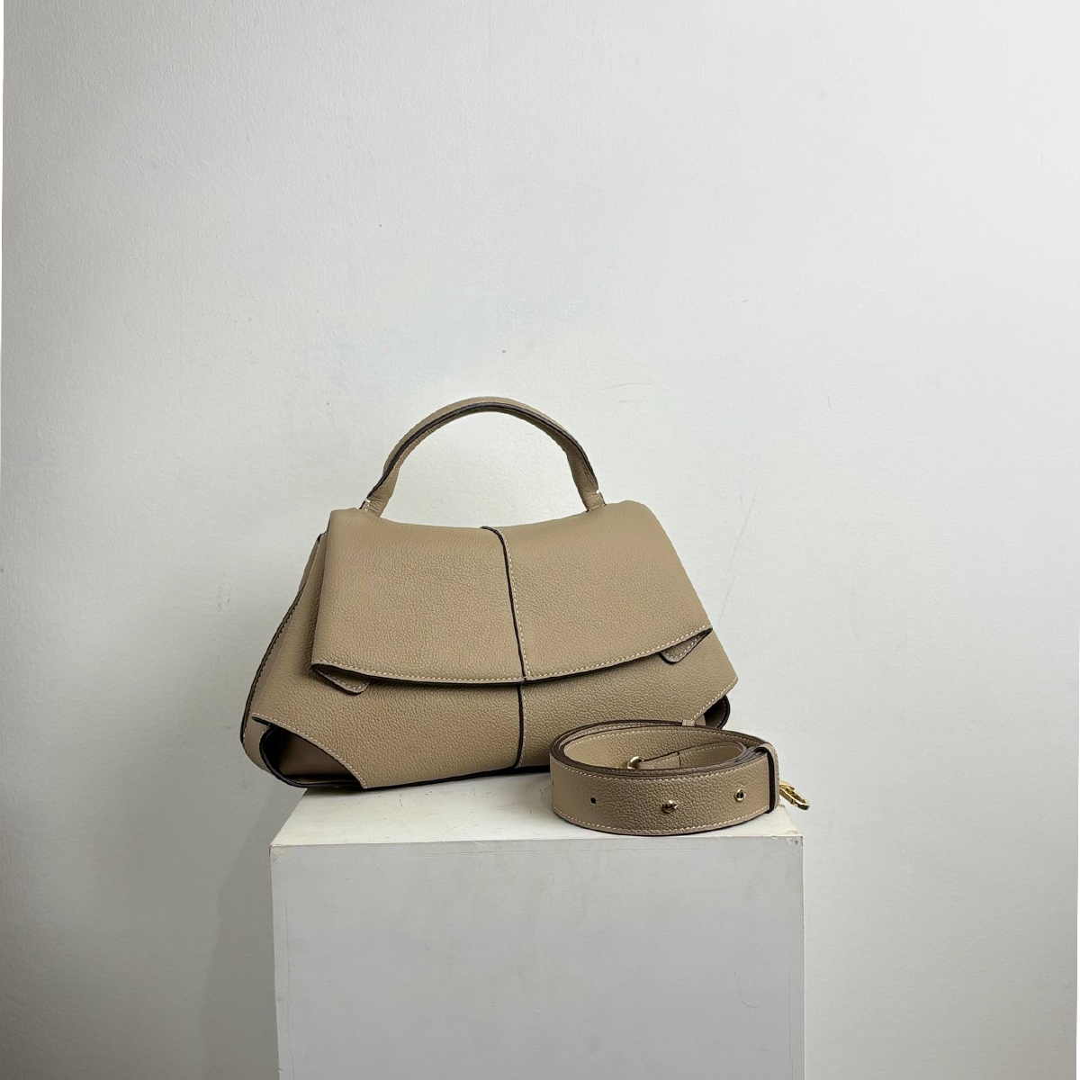 KLOE KHAKI.png 7