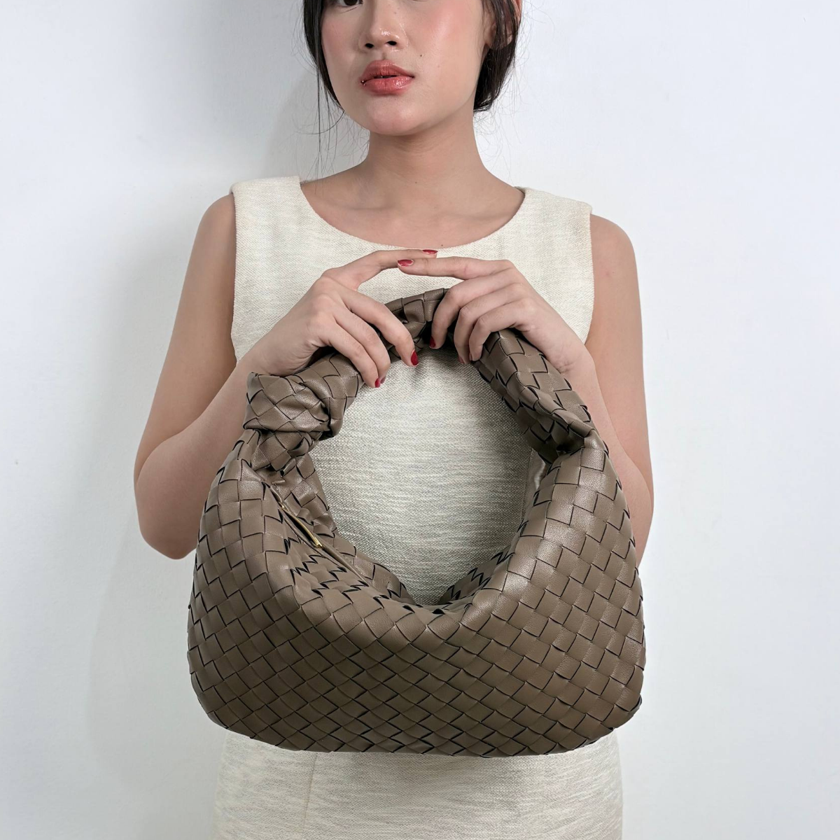 YAZA TAUPE ON MODEL 7