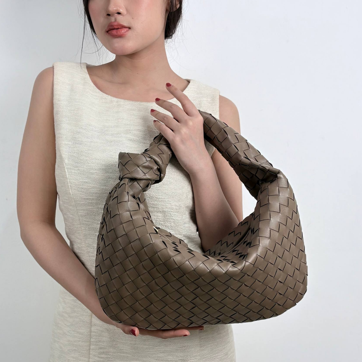 YAZA TAUPE ON MODEL 8