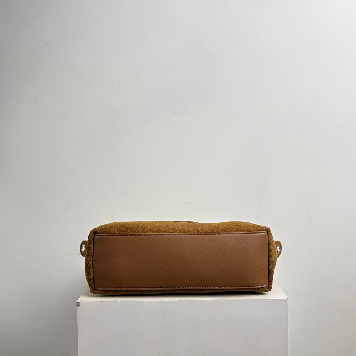 CORA SUEDE CARAMEL.png 10