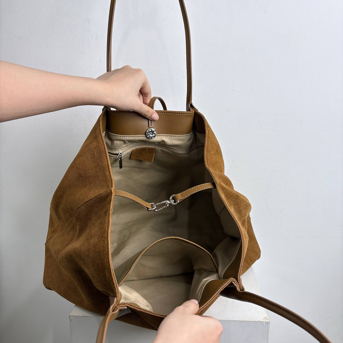 madira suede caramel.png 2