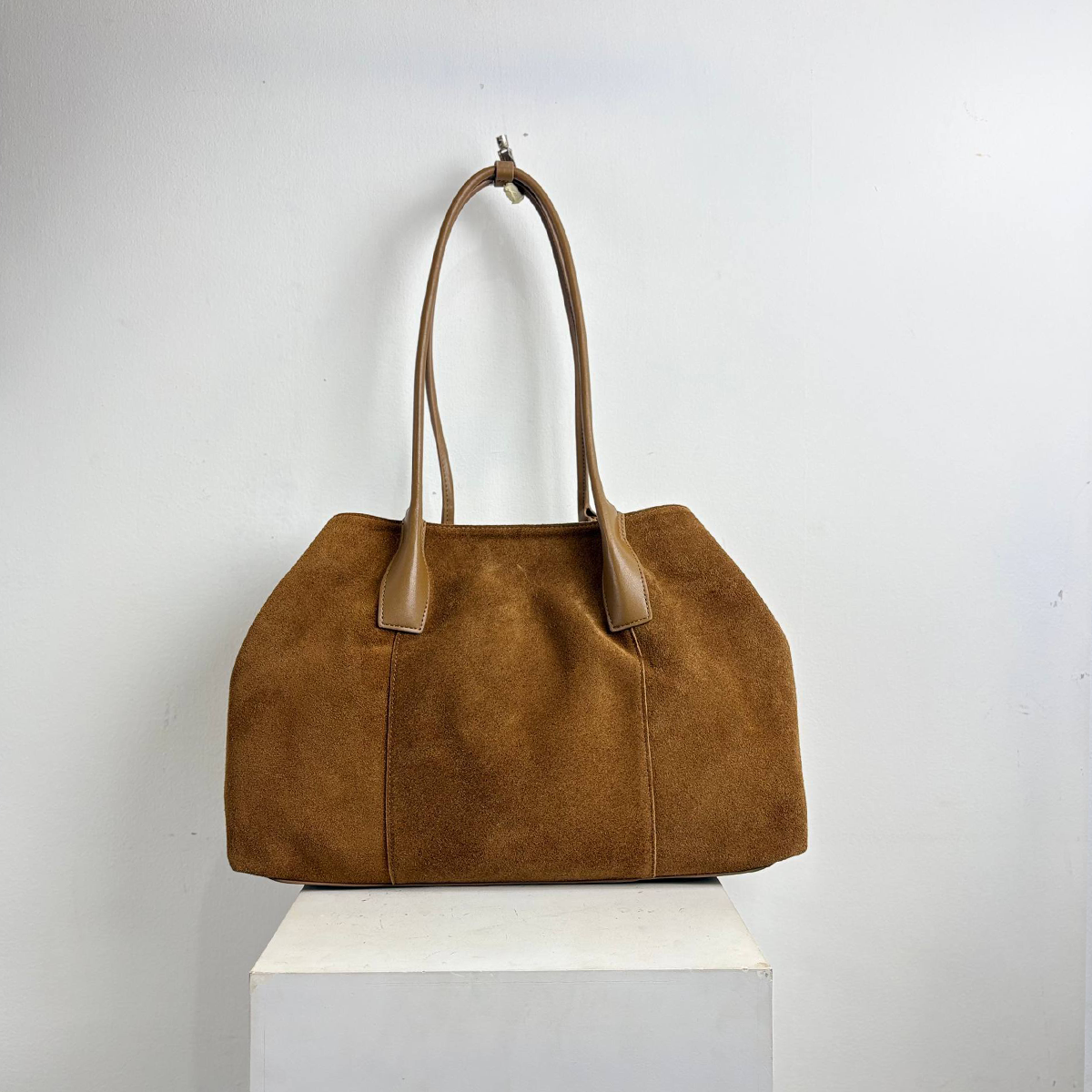 madira suede caramel.png 3