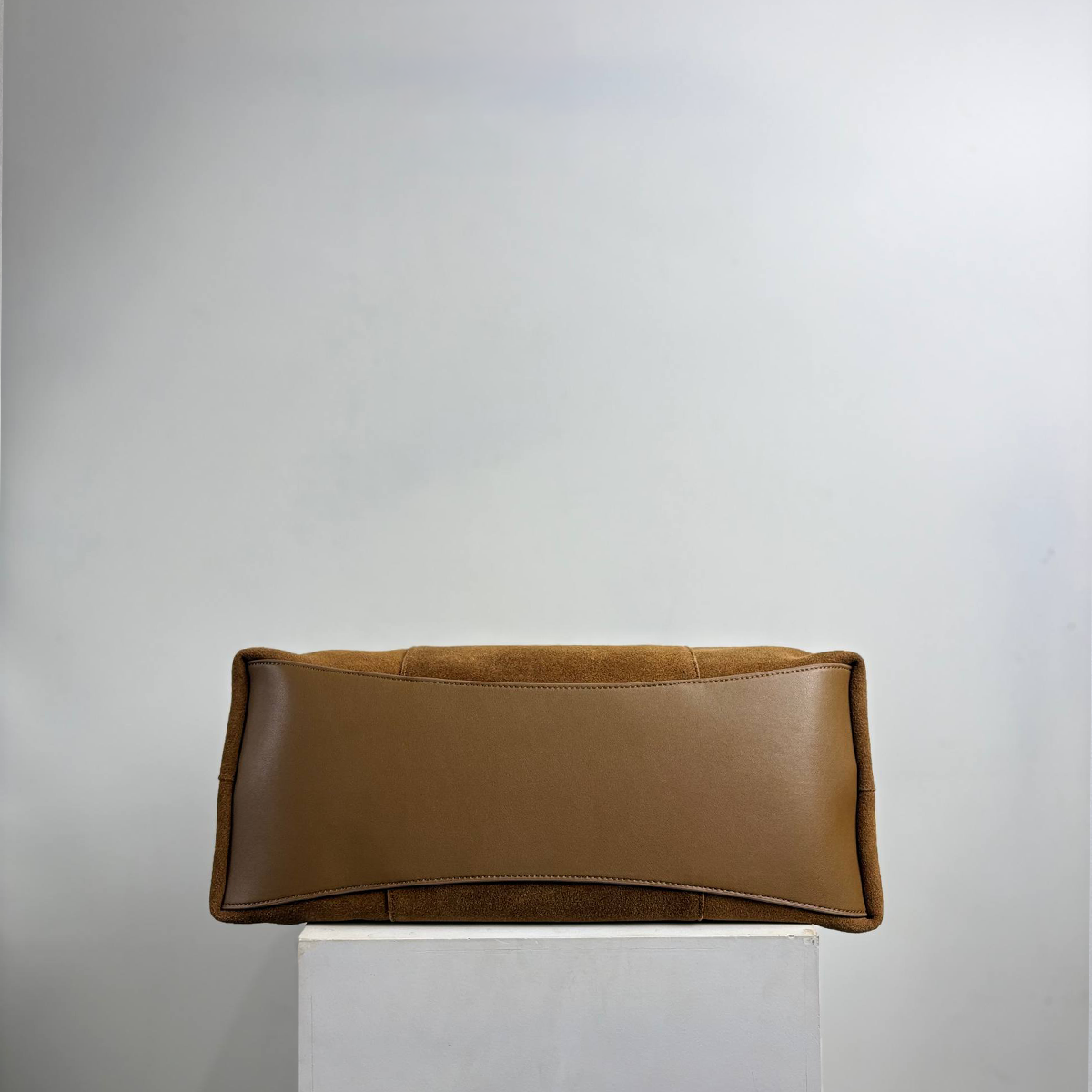 madira suede caramel.png 4png