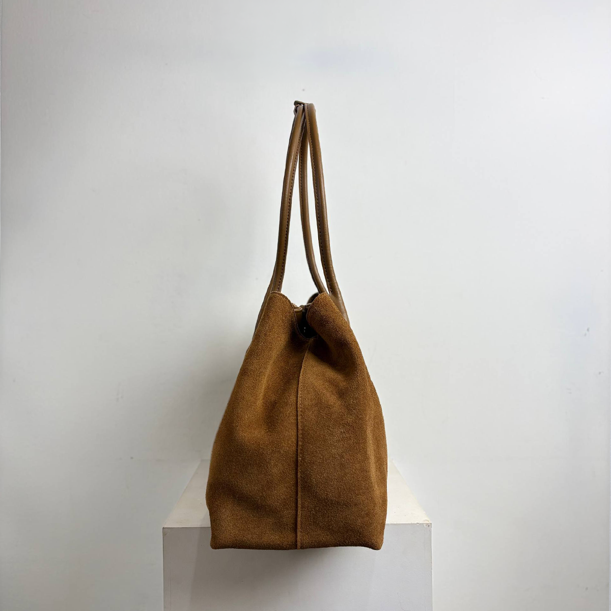 madira suede caramel.png 5png