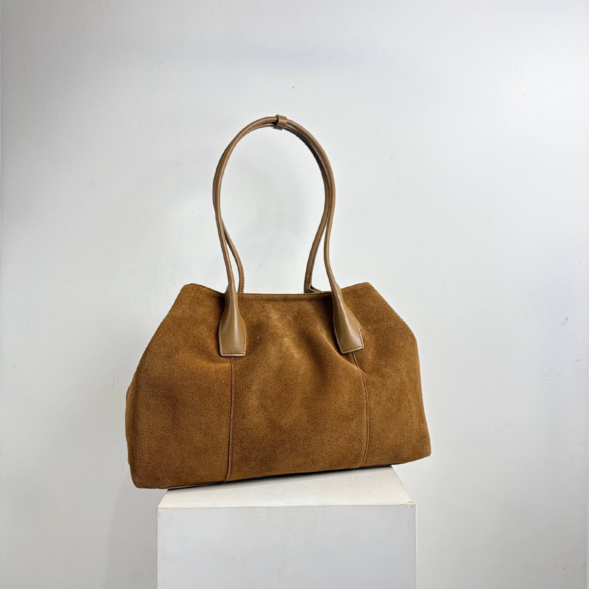 madira suede caramel.png 6png