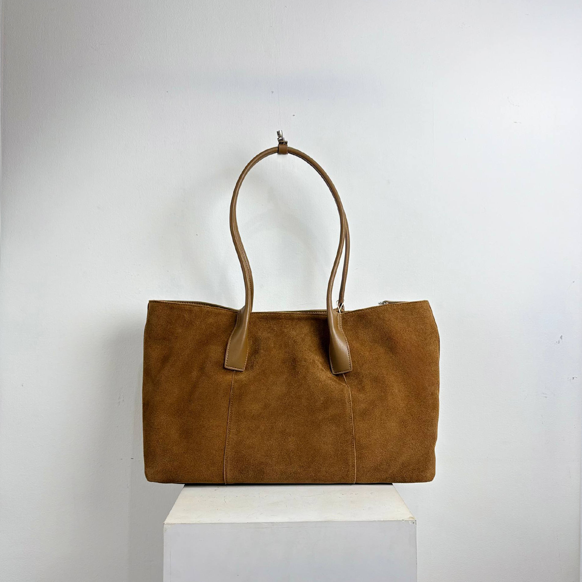 madira suede caramel.png 8png